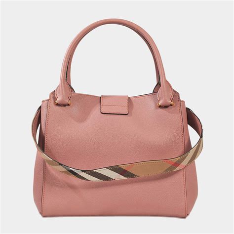 burberry medium buckle tote rosa|Burberry medium top handle tote.